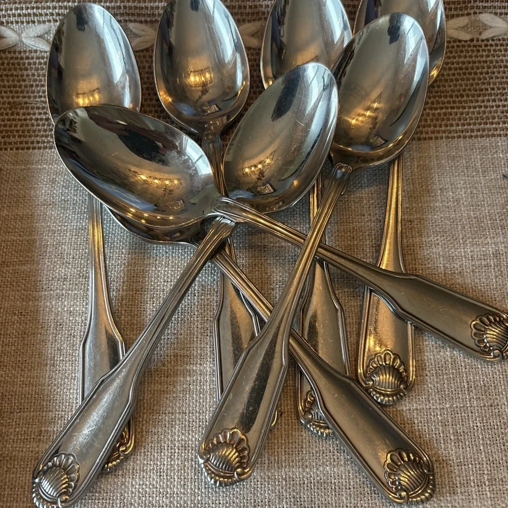 Oneida Classic Shell Heirloom 18/10 Stainless Soup Spoons Qty 1, 8 Available